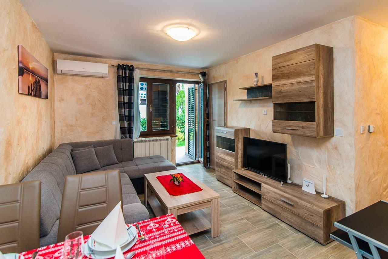 Apartment Stela Porec Exterior photo