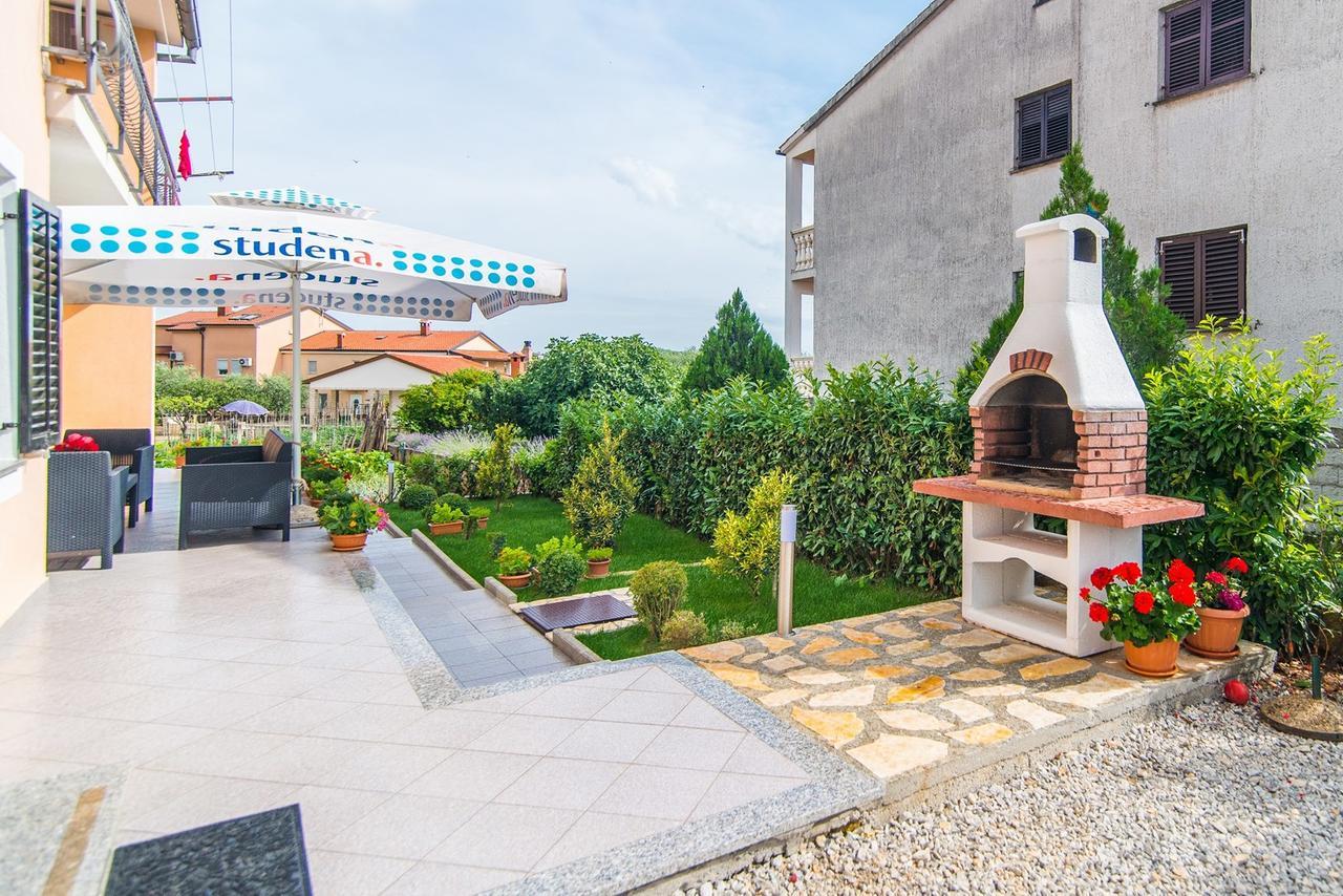 Apartment Stela Porec Exterior photo