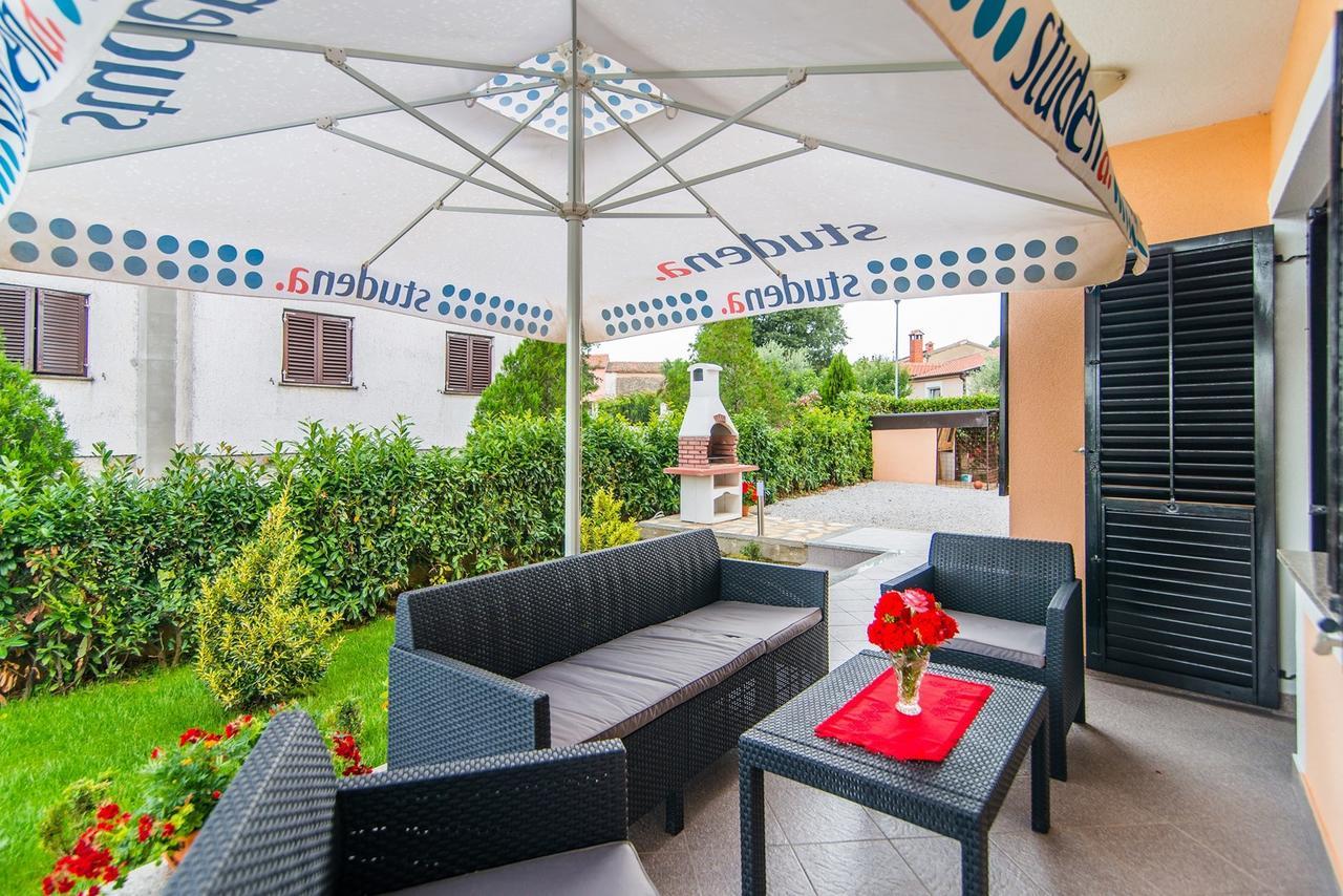 Apartment Stela Porec Exterior photo