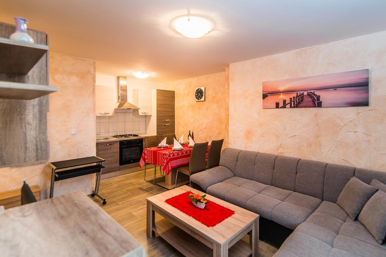 Apartment Stela Porec Exterior photo