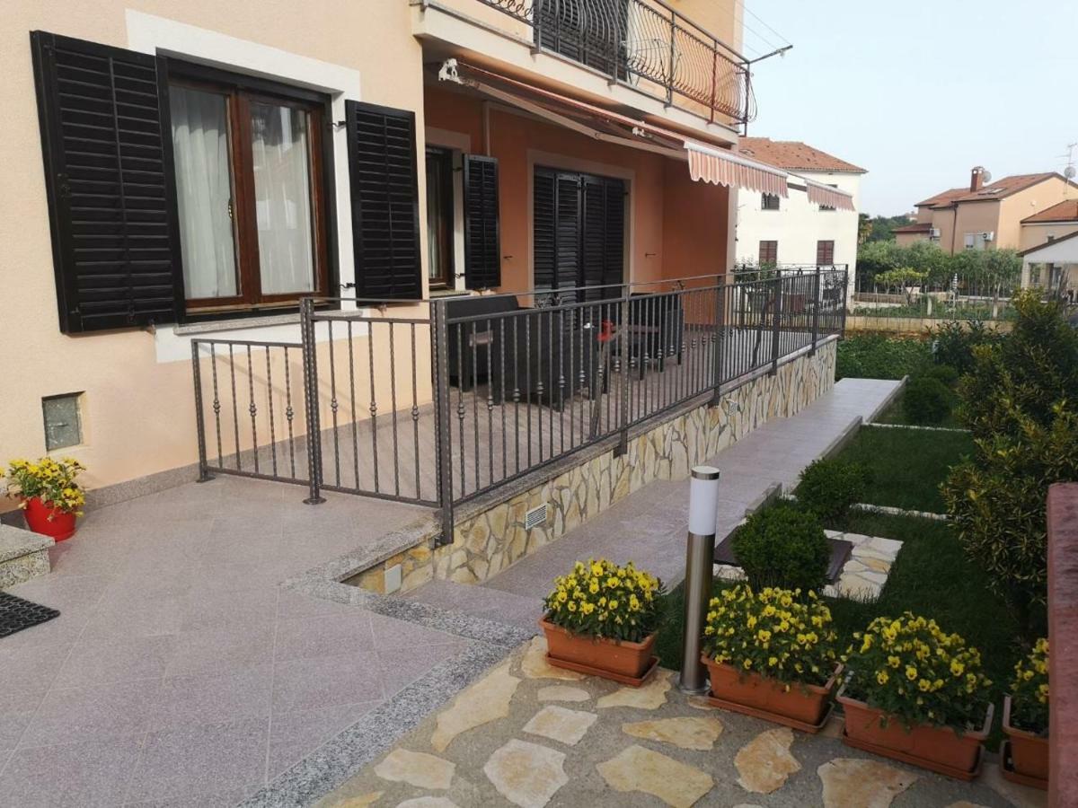 Apartment Stela Porec Exterior photo